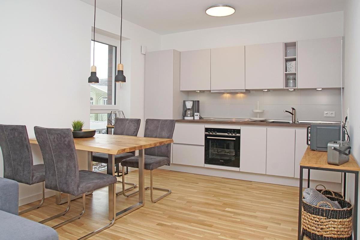 Haus Marina 28 Apartment Куксхавен Екстериор снимка